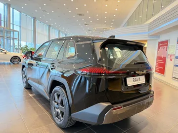 Купить Toyota RAV4, VI (XA60) Черный 2.0 CVT (171 л.с.) 4WD от 4700000 ₽. в Оренбурге