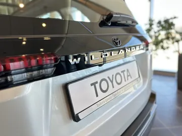 Купить Toyota Wildlander, II Белый 2.0 CVT (171 л.с.) 4WD от 5300000 ₽. в Оренбурге